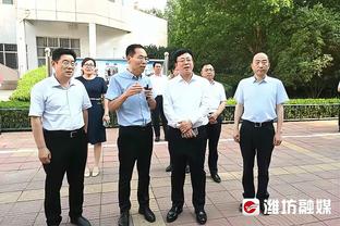 ?大头：三分大赛时有人骂我是白痴 我回头一看 原来是我爹